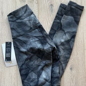 NWT Lululemon Wunder Under, 4, Fullux